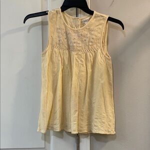 Chic Yellow Lace Sleeveless Blouse